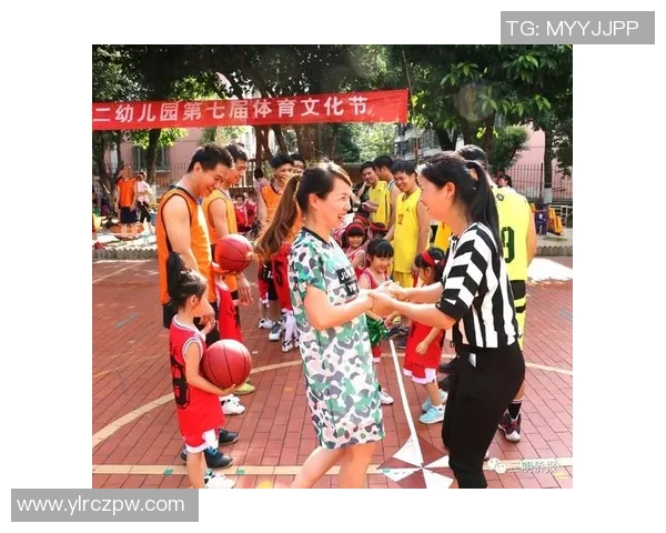 幼儿园小朋友们的篮球梦在画纸上绽放五彩斑斓的童趣与快乐